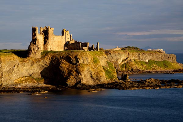 Castillo de Tantallon ubicado en un acantilado cerca de Edimburgo